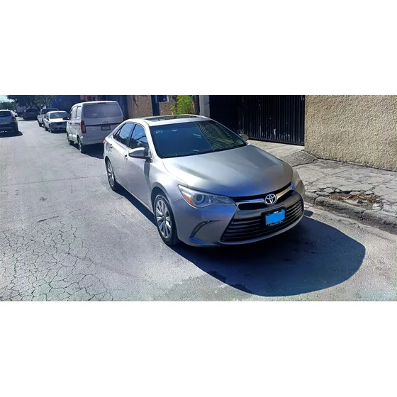 Toyota Camry 2.5 Xle At