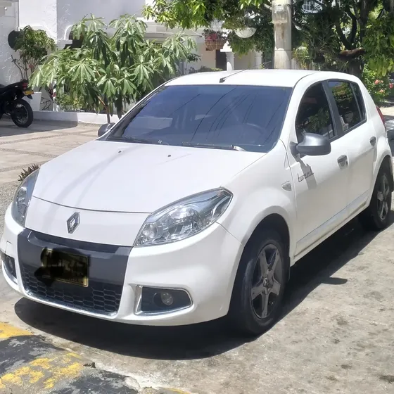 Renault Sandero 2015 1.6 Dynamique 110 Hp