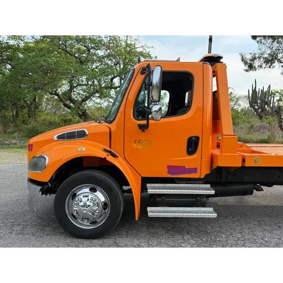 Freigntliner M2 2013, Funcionando Al 100, Con Plataforma