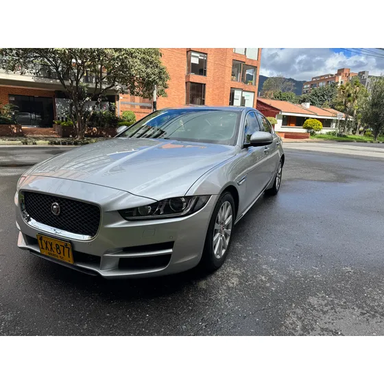 Jaguar Xe 2.0 I4 Pure