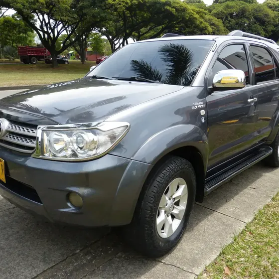 Toyota Fortuner 2010 2.7l 4x4