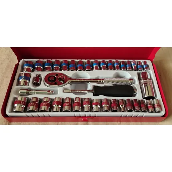 Jgo. De 40 Pzas, Dados Y Rachet 3/8 Y 1/4  Estuche Metalico