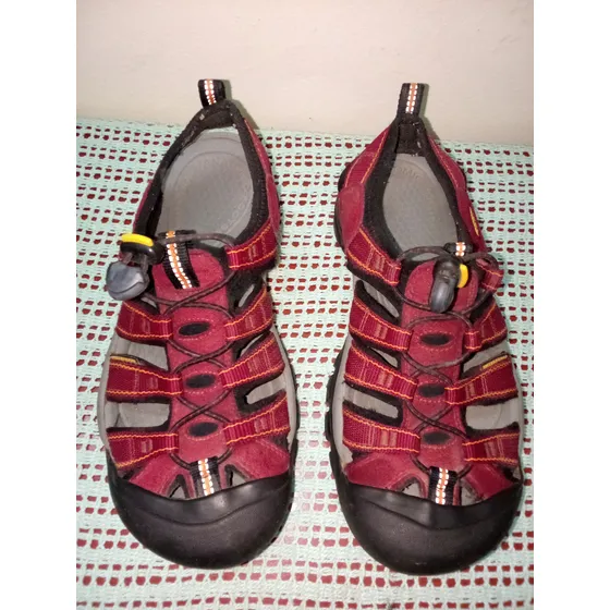 Sandalias Keen Playeras,. Usadas Talla 7 Americano.. 25 Vrds