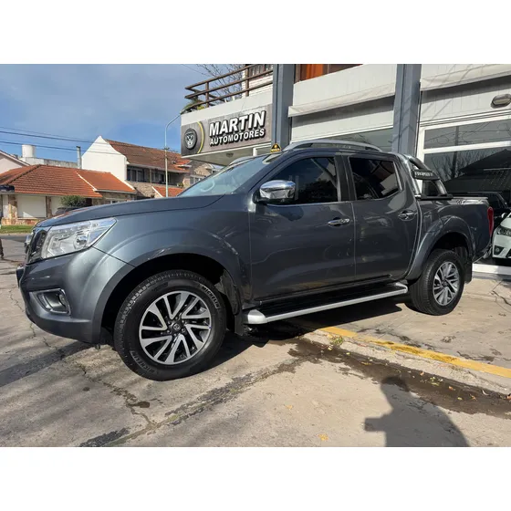 Nissan Np300 2.3 Frontier Le Cd 4x4 Mt