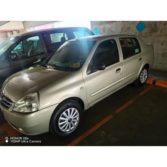 Nissan Platina 1.6 Custom Ac Mt