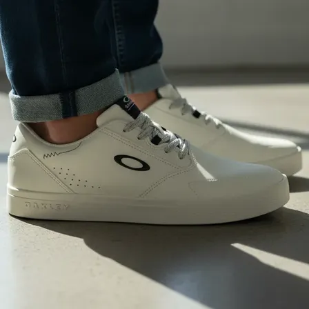 Tenis Masculino Voyage Iii Oakley Off White Liso 39 Br