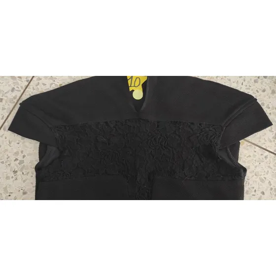Body Negro Forrado Talla M. Usado En Buenas Condiciones. 