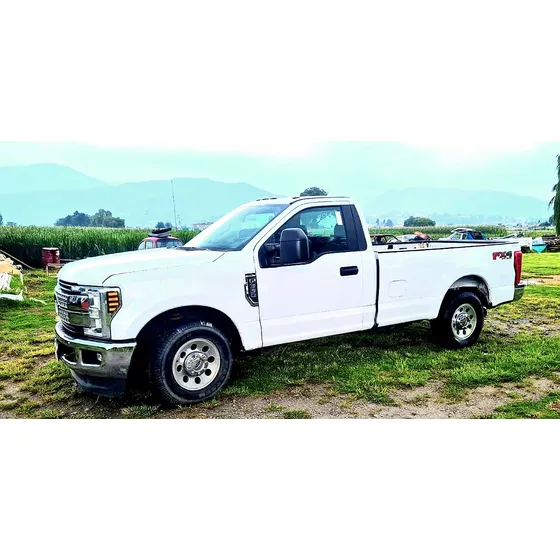 Ford F-250 Súper Duty Xl 8 Birlos 5.4 Litros Larga