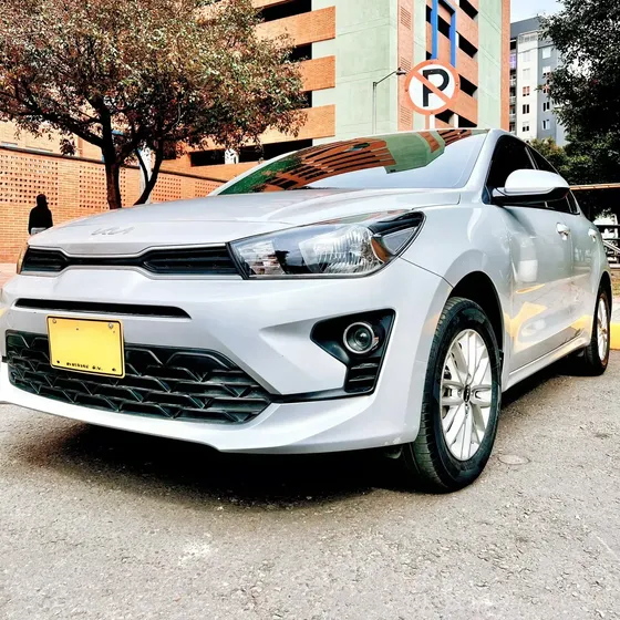 Kia Rio Sedán 2024 1.4 Emotion