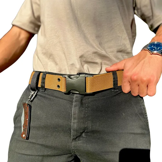 Cinturón Táctico Ajustable Con Mosquetón Porta Objetos