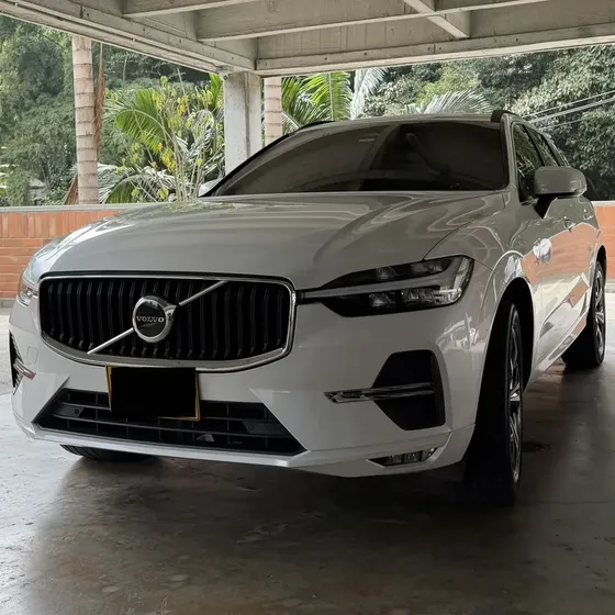 Volvo Xc60 2022 2.0 Tp Awd Momentum B5 Mhev