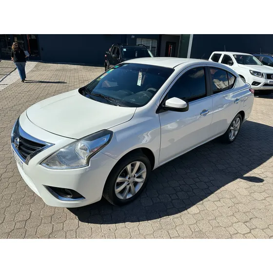 Nissan Versa 1.6 Advance Pure Drive L15
