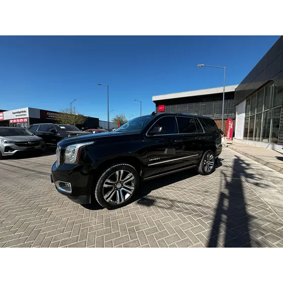 Gmc Yukon 6.2 Suv Denali At