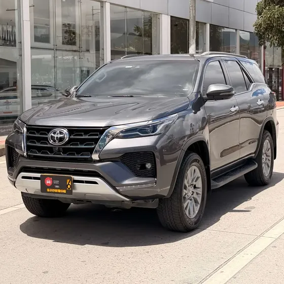 Toyota Fortuner 2022 2.4 Srv Diésel 4x2 At