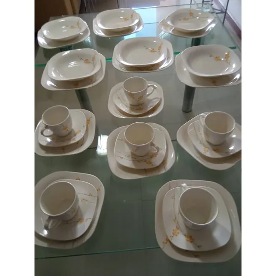 Vajilla ( Usada) Porcelana Importada Para 6 Puestos