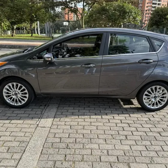 Ford Fiesta 2015 1.6 Hatchback Titanium