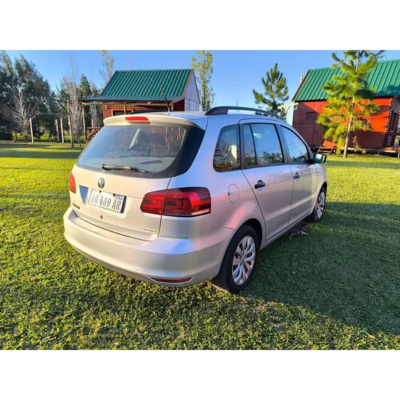 Volkswagen Suran 1.6 Comfortline 101cv