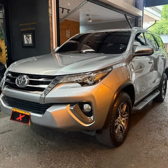 Toyota Fortuner 2019 2.7l Mid