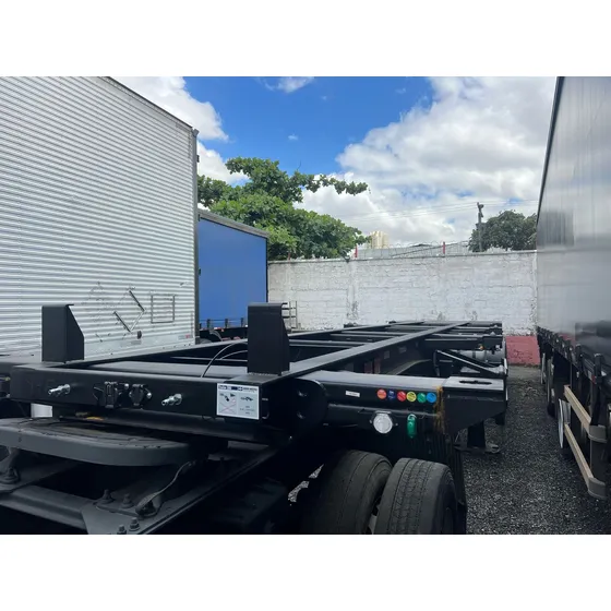 Carreta Porta Container São Pedro 2025