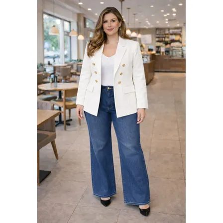Blazer Em Alfaiataria Com Botões Dourados Plus Size