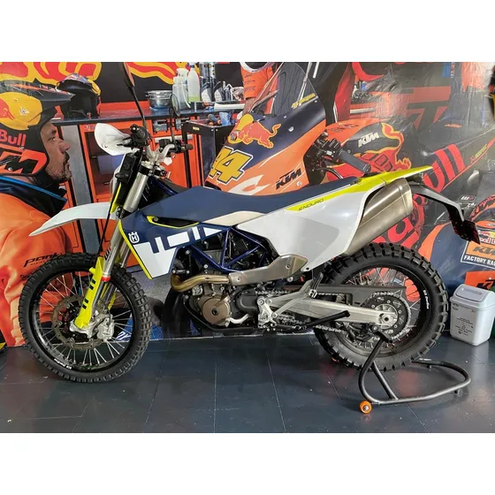 Husqvarna 701 Enduro Modelo 2023