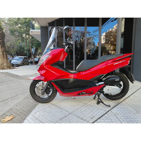 Pcx 150 Muy Buen Estado Al Día Con Cobertor Incluido