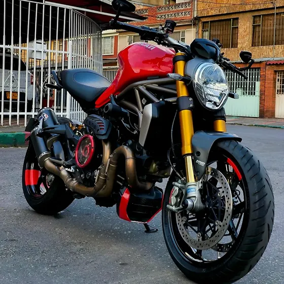 Ducati  Monster 1200s Versión Safety Pack