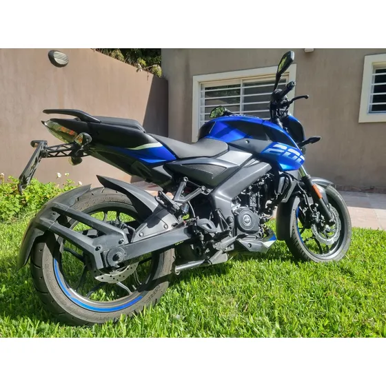 Bajaj Rouser Ns 200, Impecable, Titular, Vtv Con Accesorios.