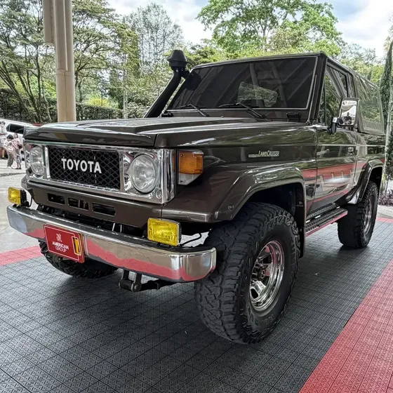 Toyota Land Cruiser 1985 4.0 Fj73