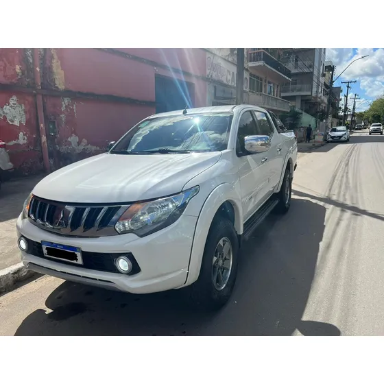 Mitsubishi L200 2.4 Triton Sport Hpe Cab. Dupla 4x4 Aut. 4p