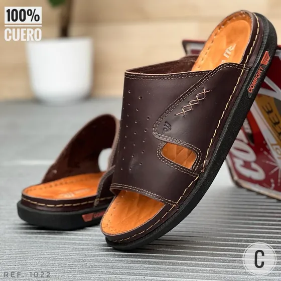 Sandalias De Caballero En Cuero.