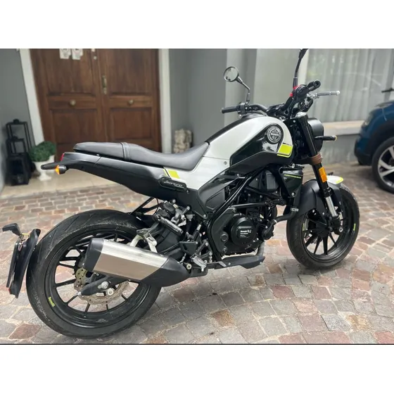 Benelli Leóncino 250