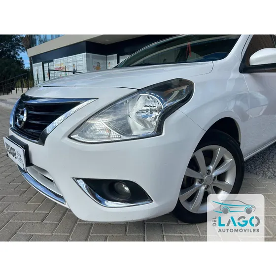 Nissan Versa Extra Full
