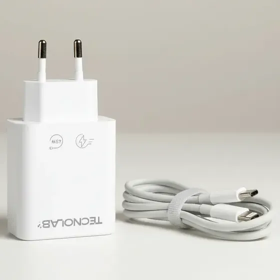 Cargador Ultra Rápido 45w Usb-c A Light-ng Tl811 Tecnolab