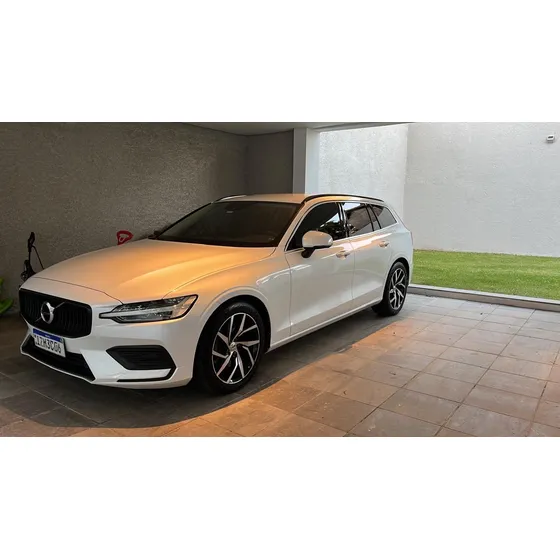 Volvo V60 2.0 T5 Momentum Drive-e 5p