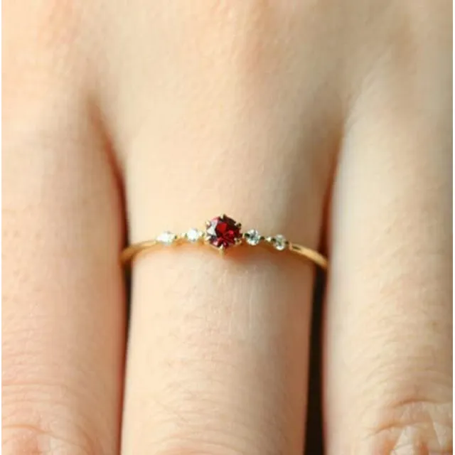 Anillo De Oro De 14k Con Rubí Y Diamantes, Talla 7 Us
