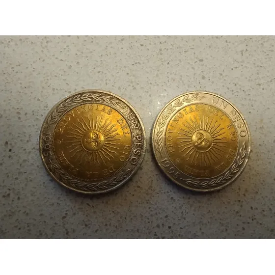 2 Monedas Un Peso Argentino Provingias Error Ortográfico