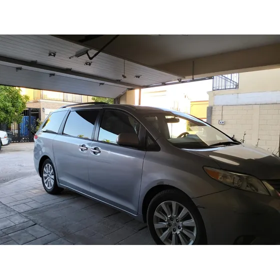 Toyota 2013 3.5 Xle Piel At