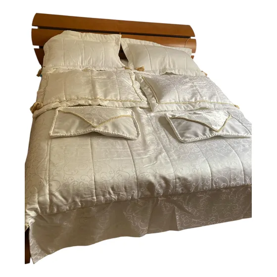 Edredón Queen-king Casi Nuevo, Con 6 Almohadones
