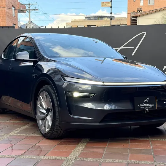 Tesla Model Y 2026 0.0 Long Range Awd