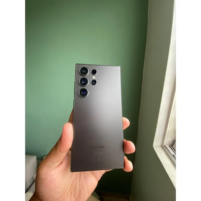 Samsung S24 Ultra (como Nuevo )