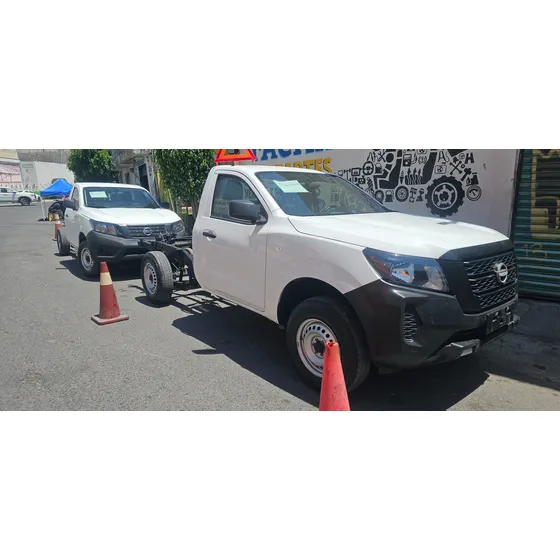 Nissan Np300 2.5 Chasis Cabina Mt