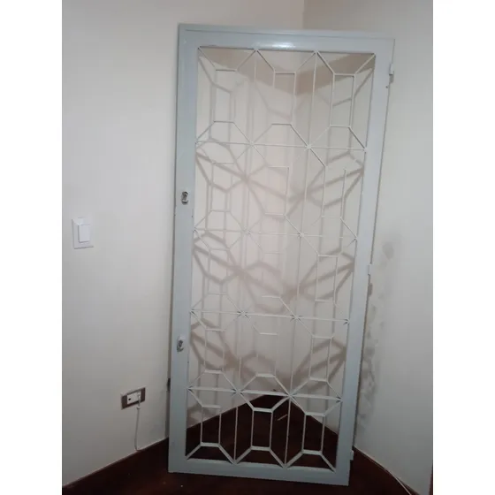 Reja Puerta Principal 2.8cm.alt X 89.7 Anch 2 Cerradura Cisa