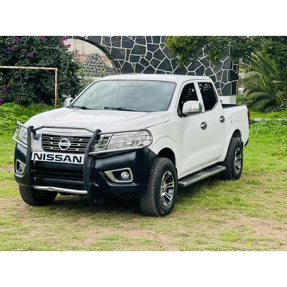 Nissan Np300 Doble Cabina 2.5 Se Aa Paq. De Seg. Mt