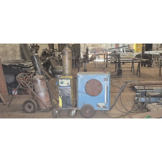 Vende Se  Maquina Mig E Maçarico E Máquina De Solda 