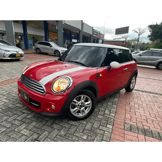 Mini Cooper R56 1.6 Coupe