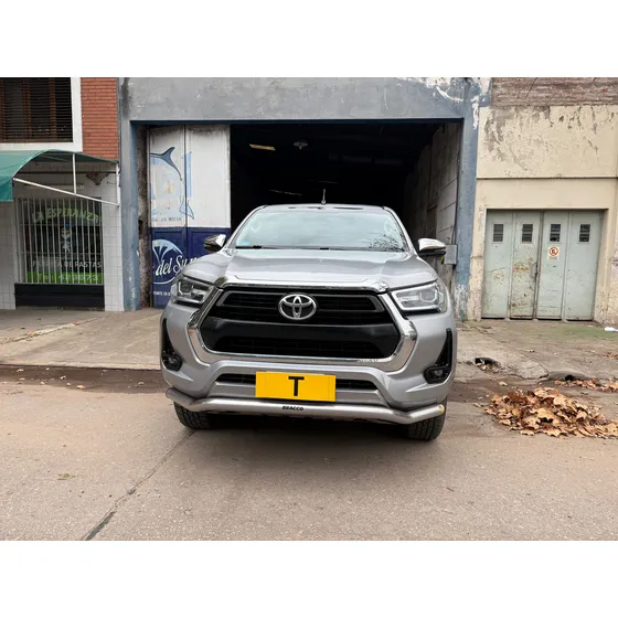 Toyota Hilux Pick-up 2.8 Cd Srv 177cv 4x4