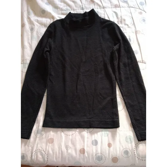 Blusa Negra Manga Larga, Cuello Tortuga