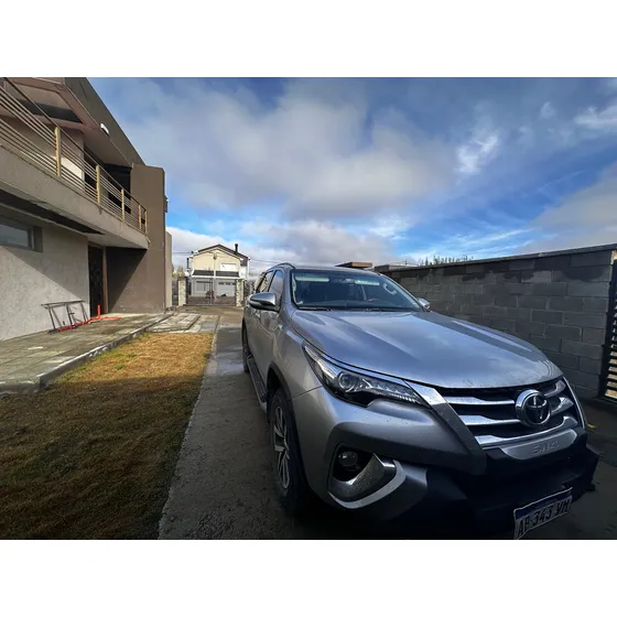 Toyota Hilux Sw4 2.8 Srx 177cv 4x4 7as At
