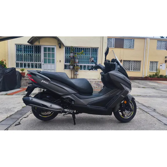 Kymco Xtown 300 - Maxiscooter